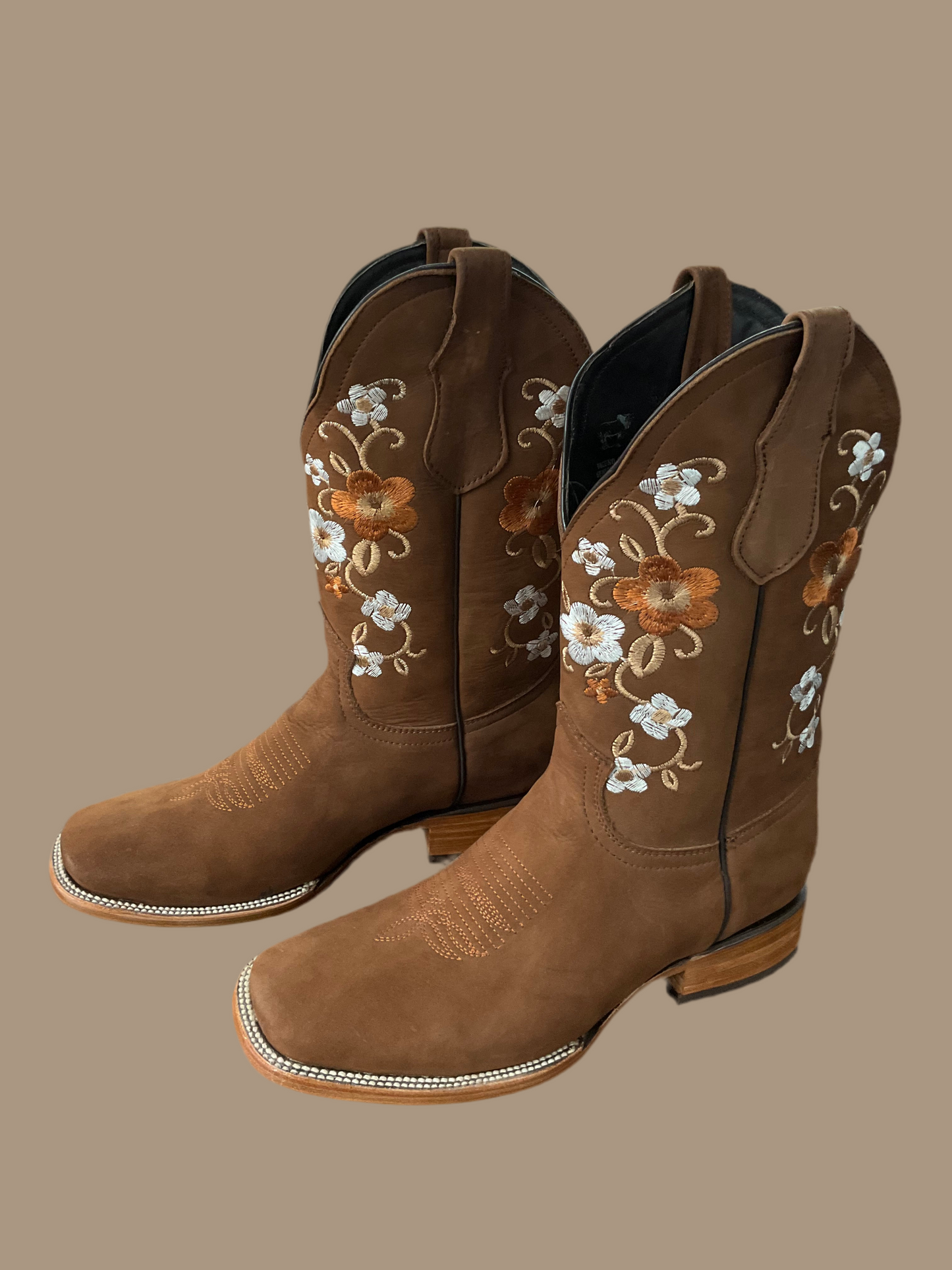 Westerly Trend Light Brown Lady Clearance Boot Faux Leather.