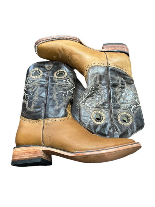 Men boots Ok corral rodeo tang