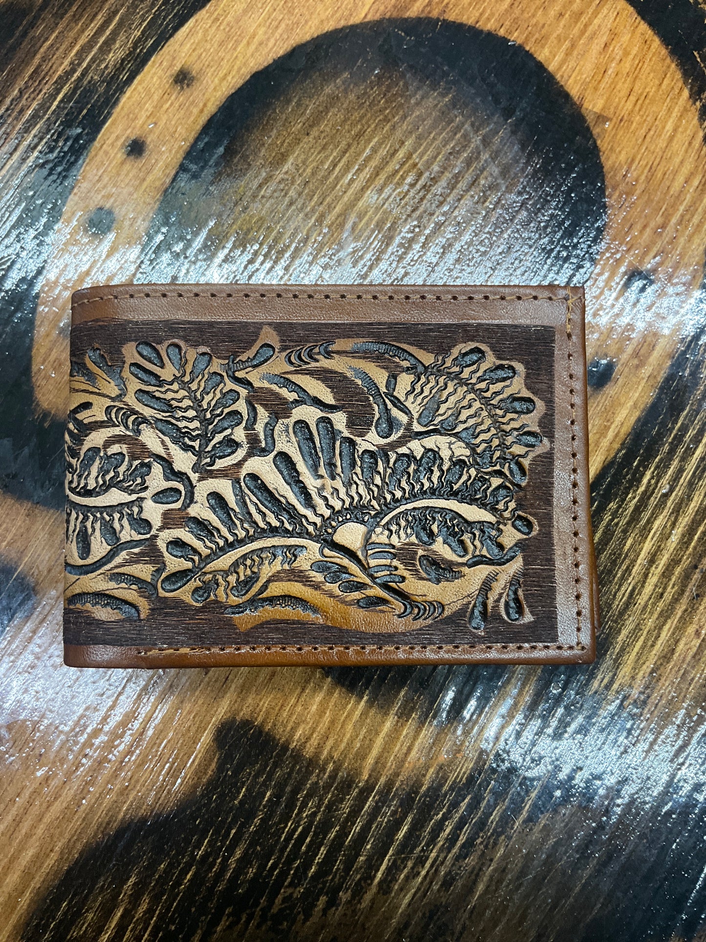 Wallet bi-fold cincelada MC