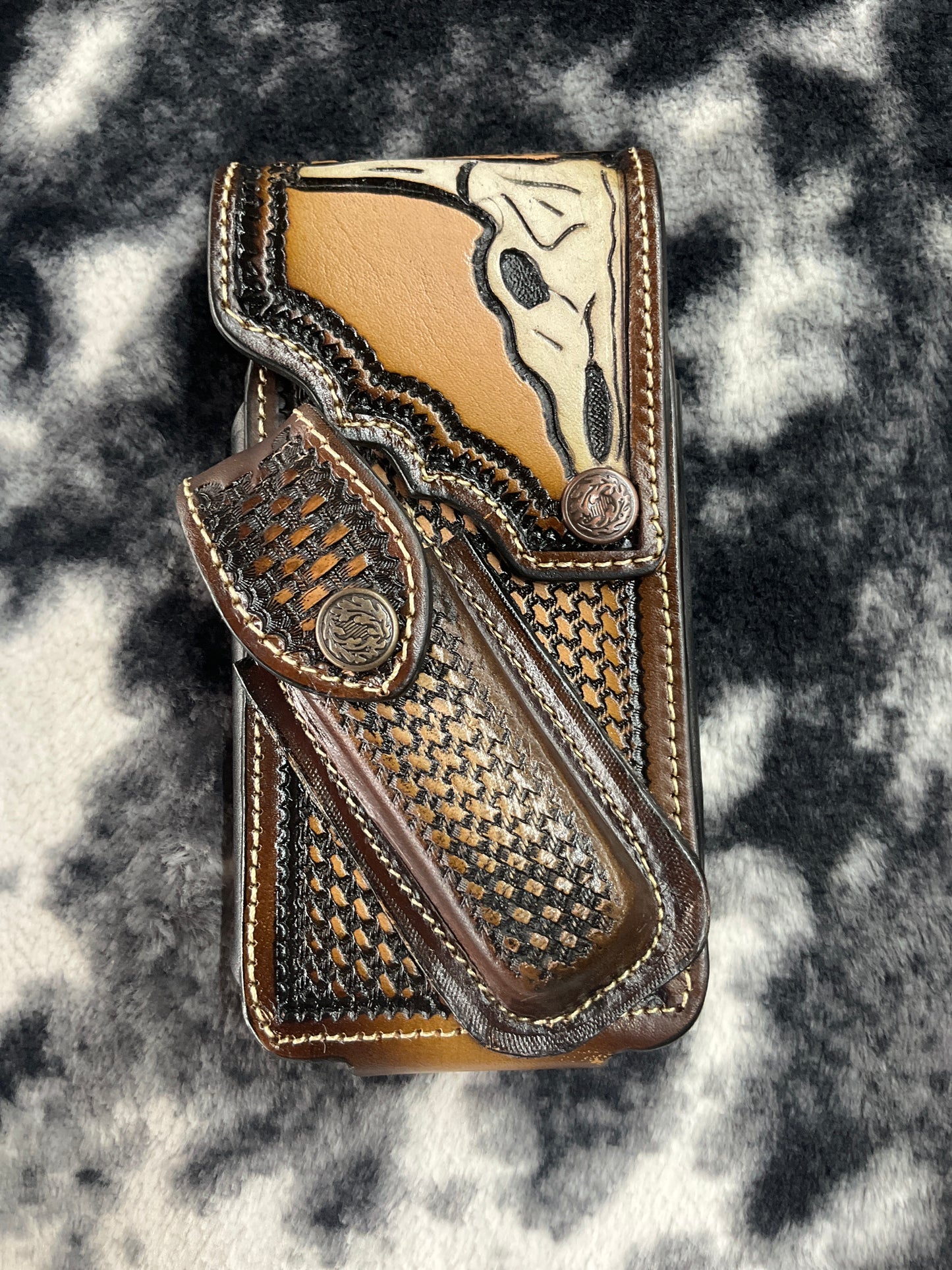Cell phone case & knife (Funda para celular y Navaja cinceladas )