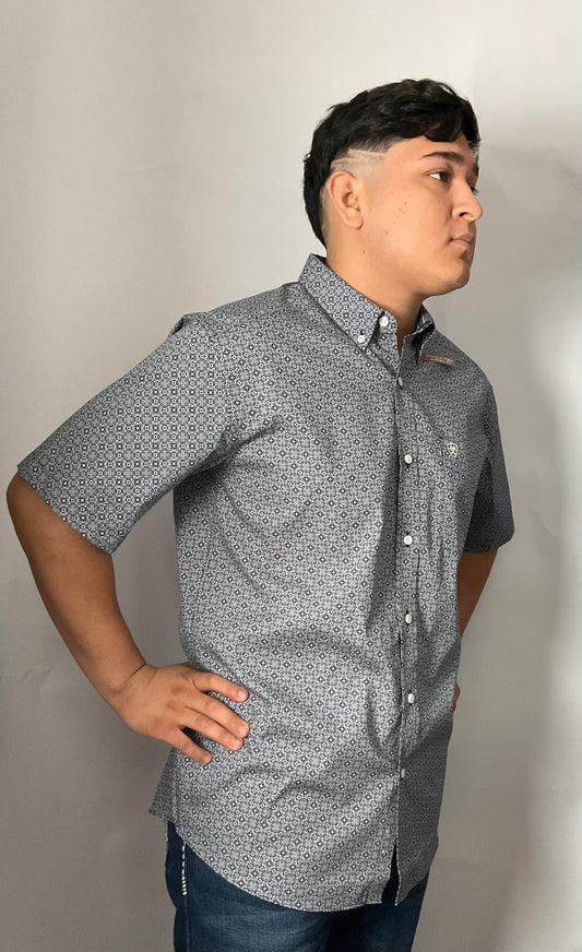 Ariat Wrinkle Resistant Classic Fit Mens Shirt (Camisa Caballero) Dark Blue (Azul Obscuro) Short Sleeve Manga Corta