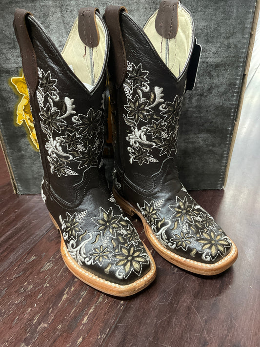 Nicasio boots Niña Girasol laser cafe