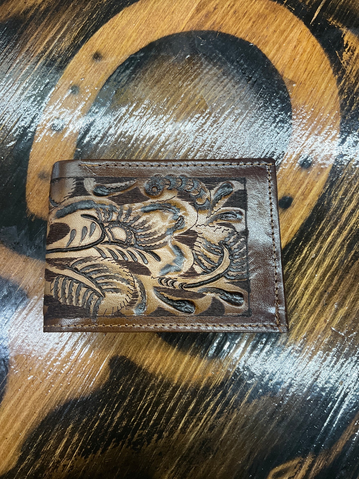 Wallet bi-fold cincelada MC