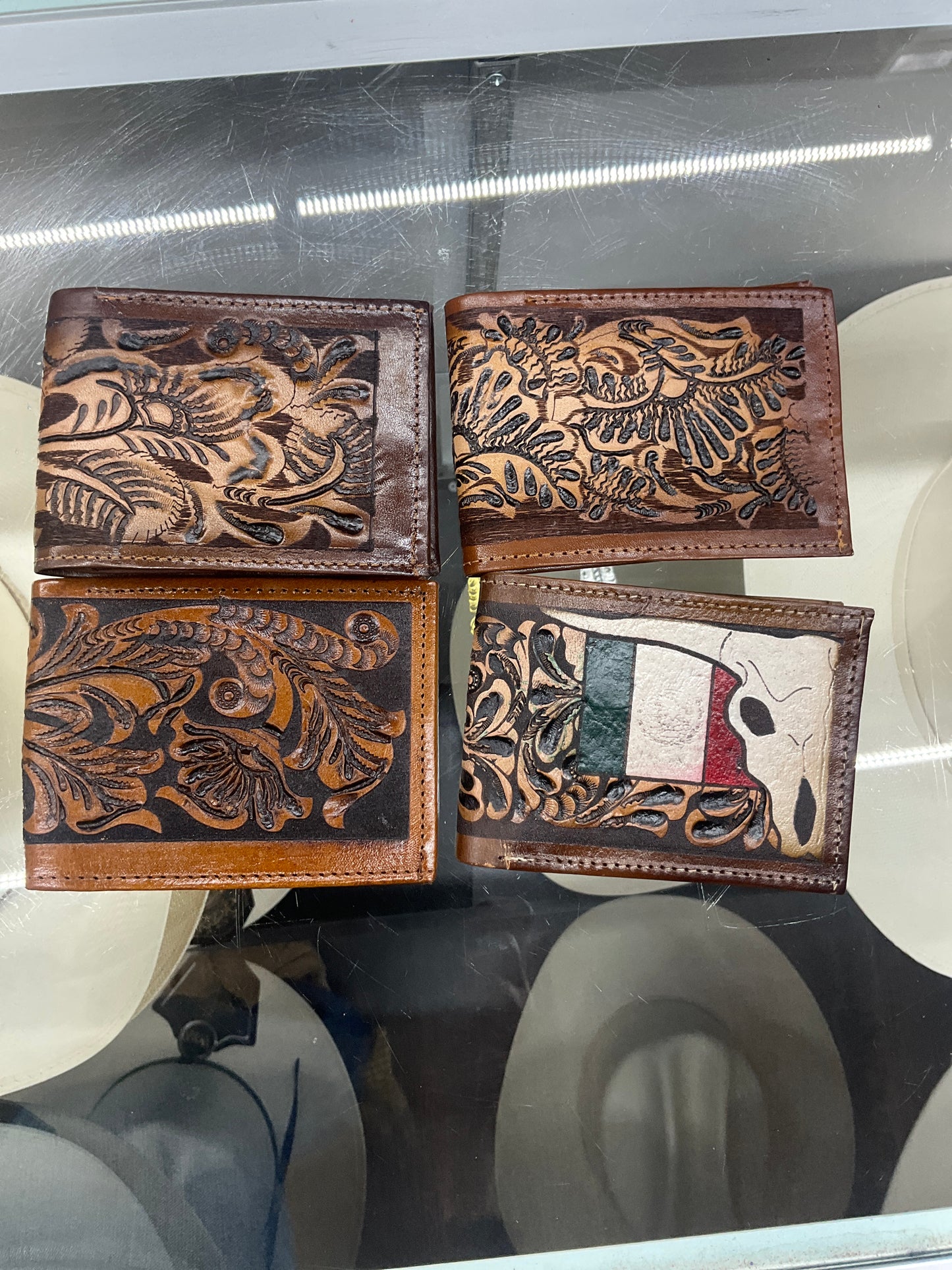 Wallet bi-fold cincelada MC