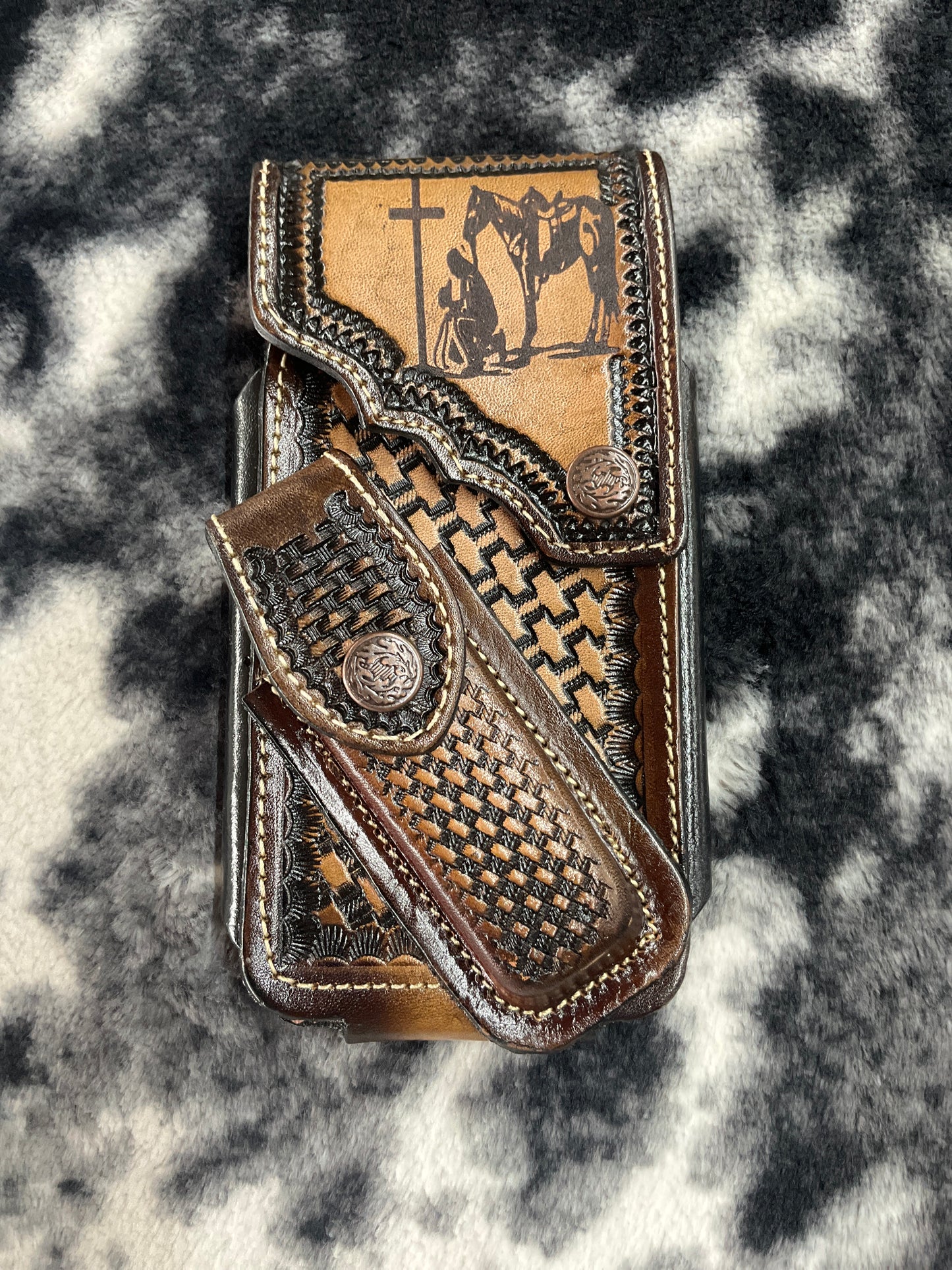 Cell phone case & knife (Funda para celular y Navaja cinceladas )