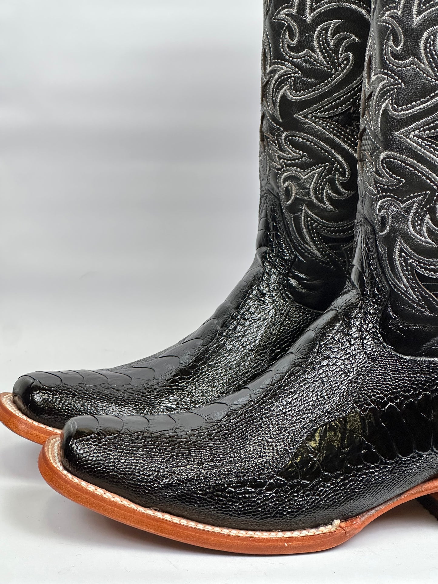 Pata de avestruz/ostrich foot  rodeo negro/black Arango Men Exotic Boot