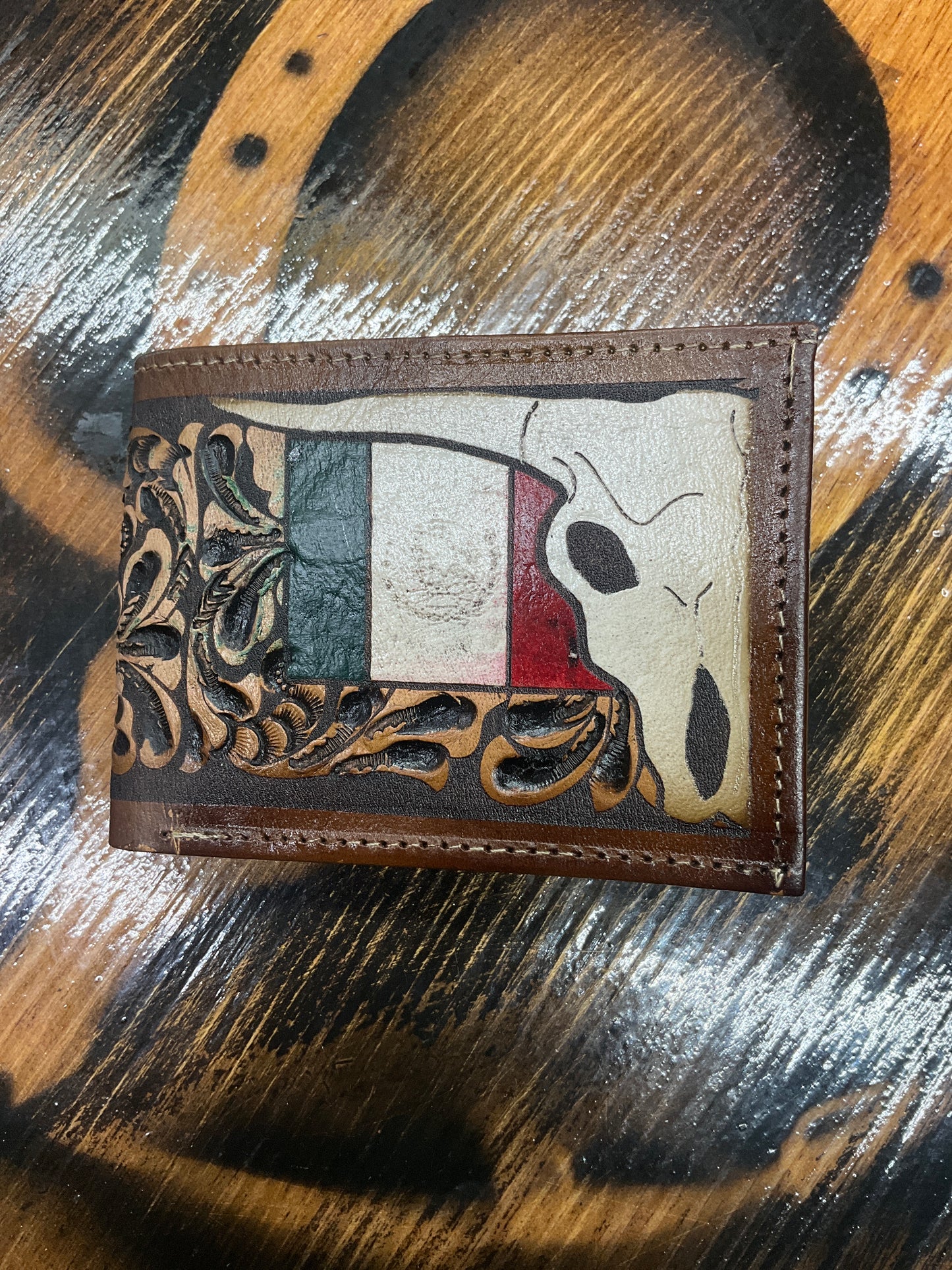 Wallet bi-fold cincelada MC