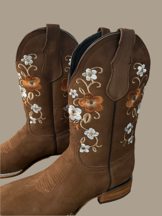 Westerly Trend Light Brown Lady Clearance Boot Faux Leather.