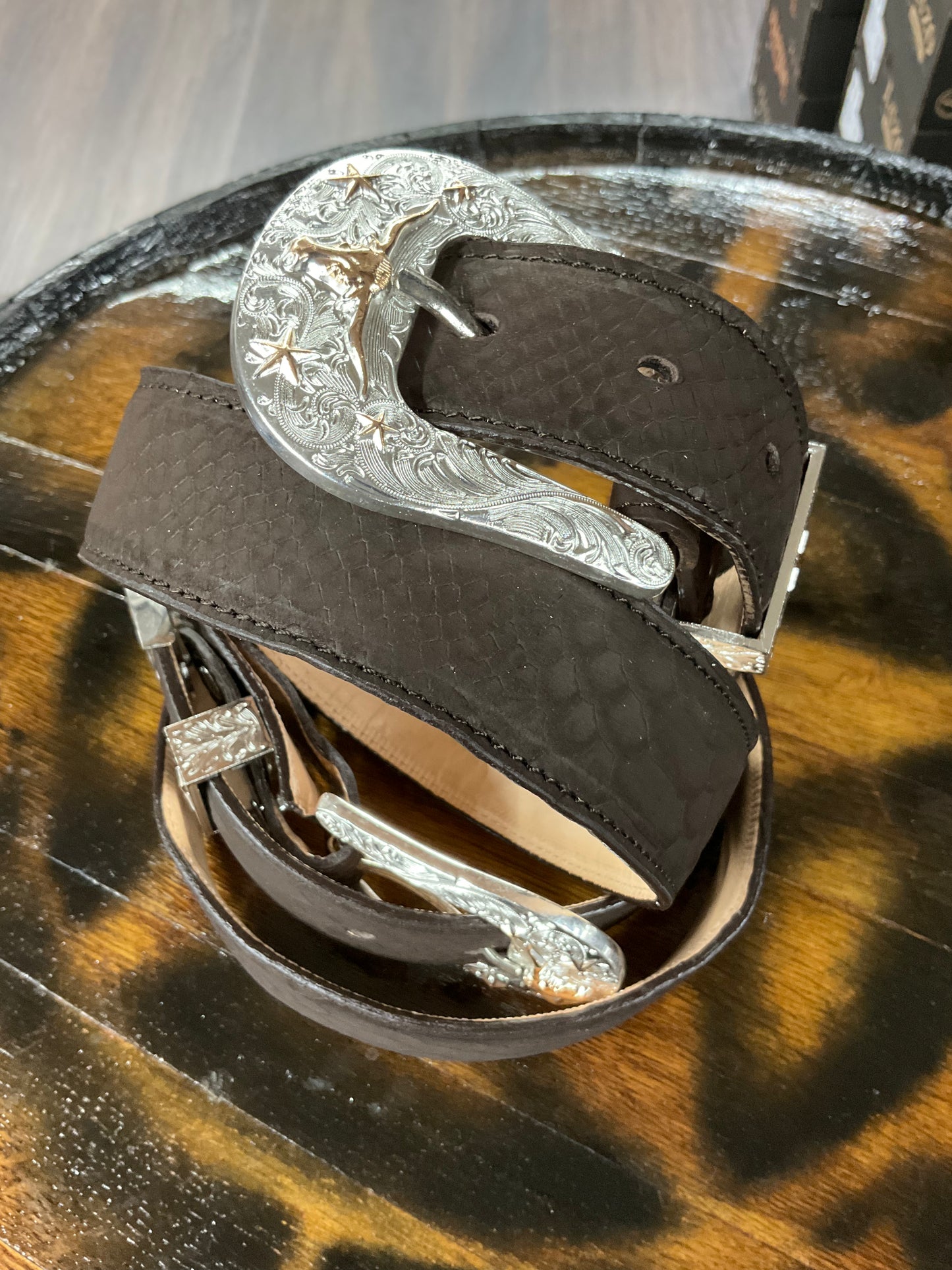 Cinto MC Python print Brown ( hebilla de metal )