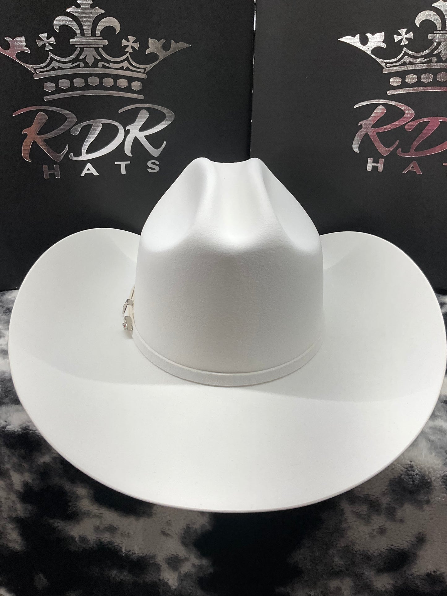 RDR Hat 6XM70 White Marlboro Brim 4”